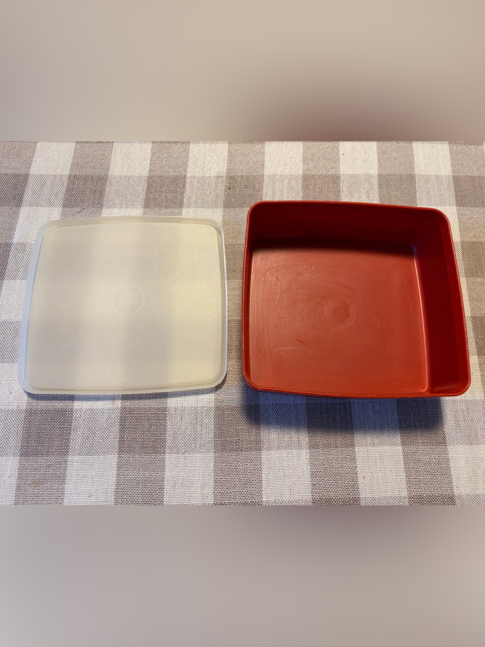 VTG Tupperware sandwich saver paprika red